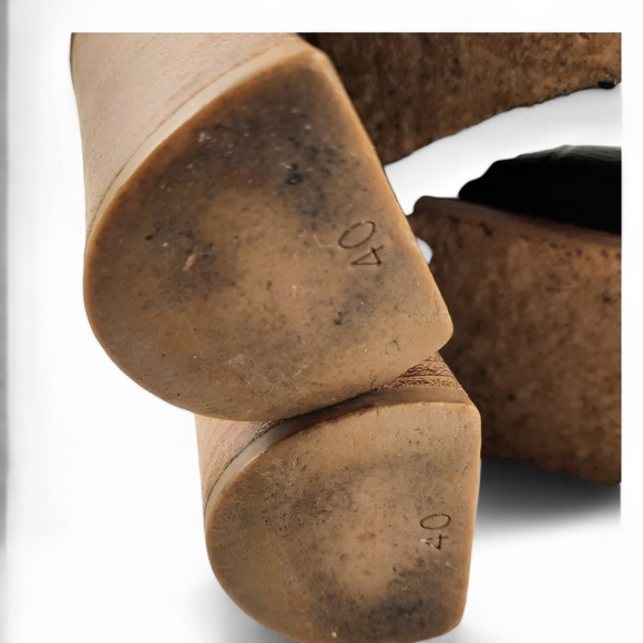 CHLOE Crepe Sole Welted Black Pumps Perforated Rubber Platform Chunky Heel 10 - Picture 11 of 12